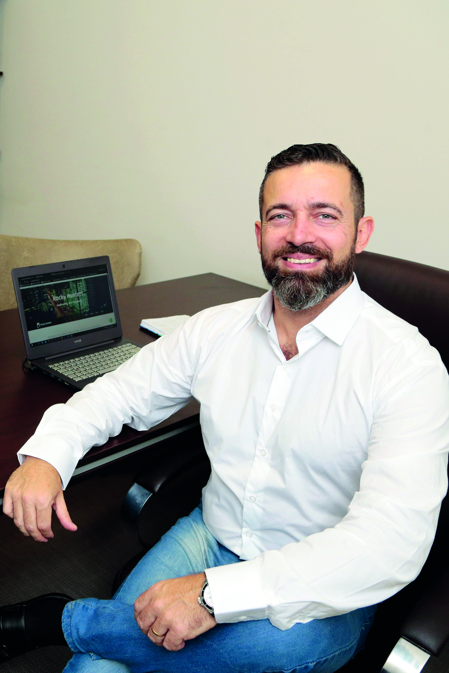 4876055a111ef283641cc149f4f7a21b