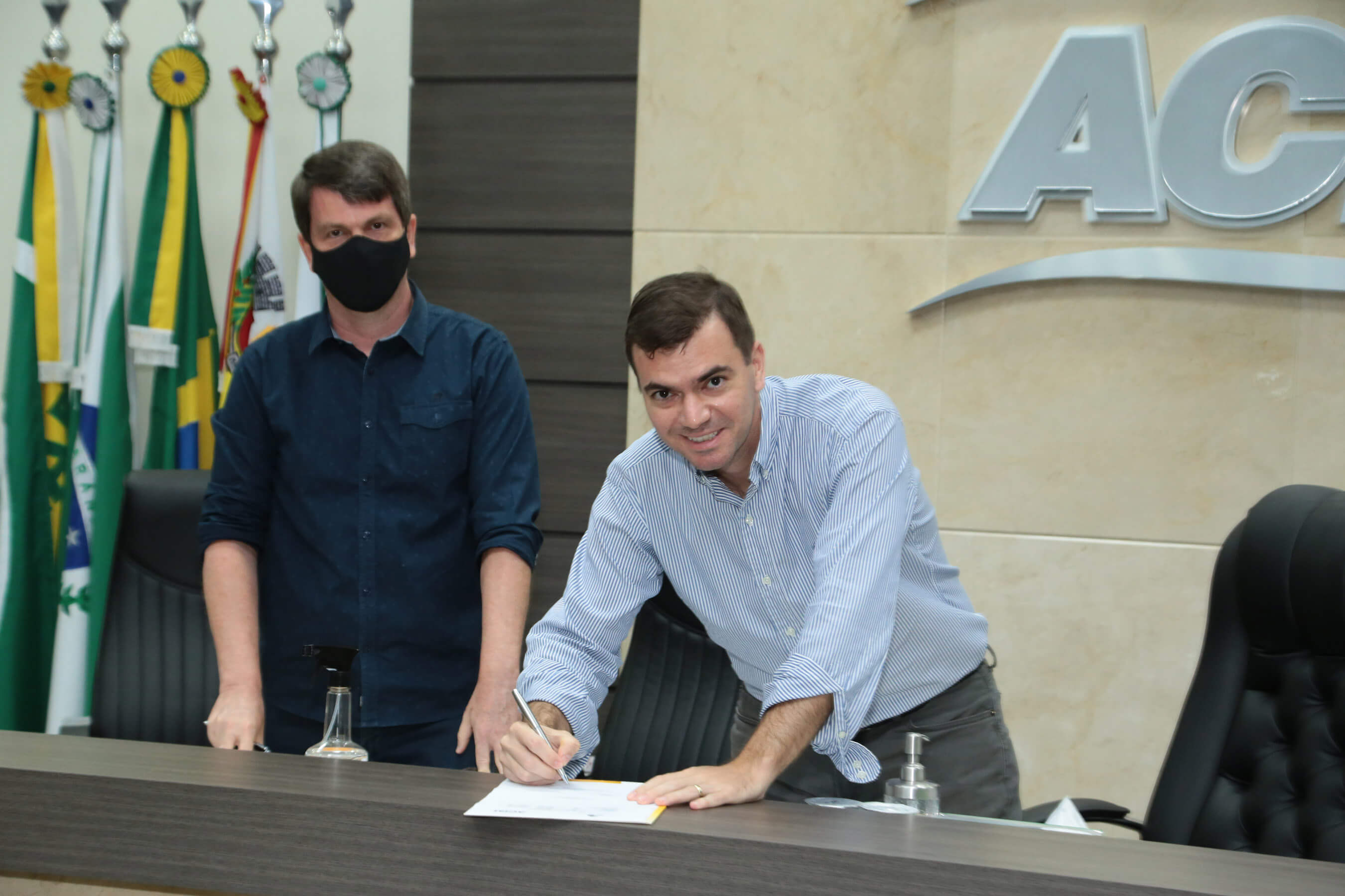 75f09a0ecd106250bd5b64ea05d1023b