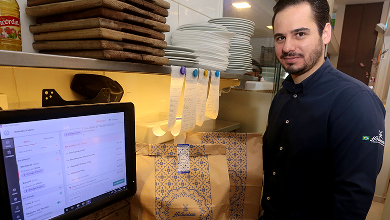 8e40ad3e5de0327eeb55c4a0b7de9376