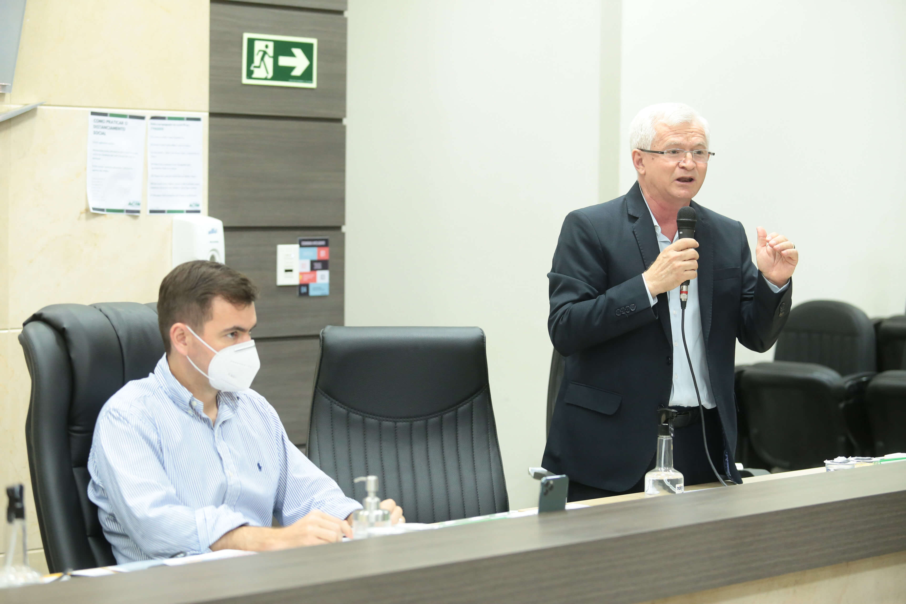 b6130155a1ec3ea5f7cb49034b1ce48b