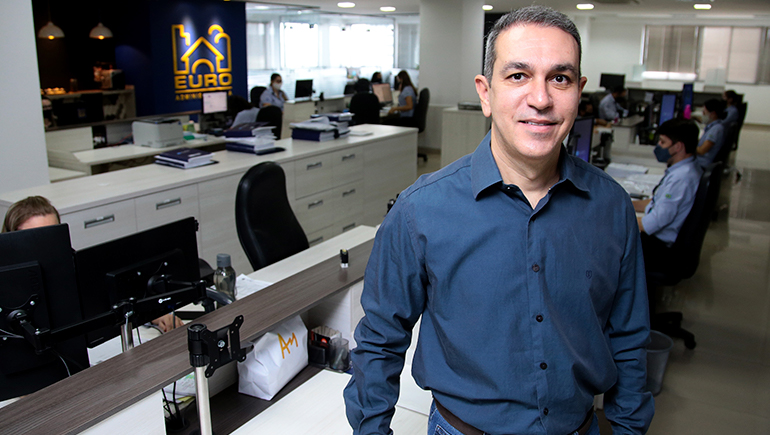 d0b81465b7b840288f662cd556eb9954