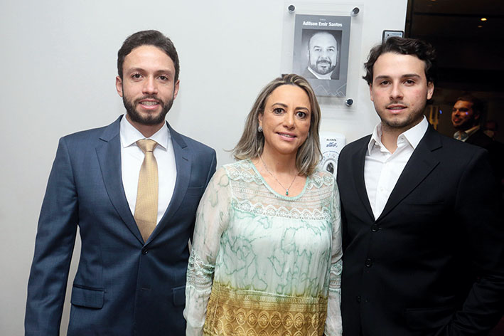 f8334de81912a0fb69cd3f41b30f0cc3